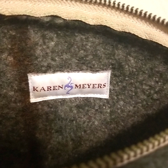 Wool wristlet - Picture 3 of 4